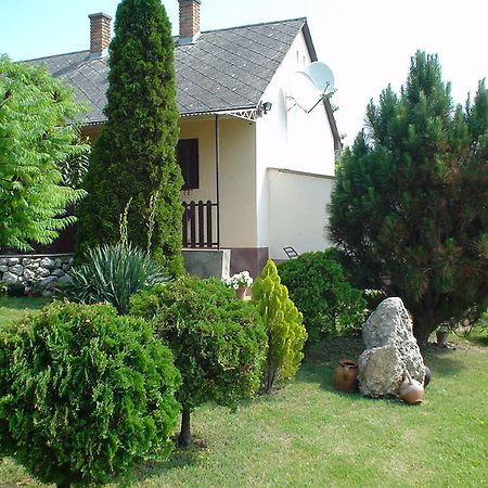 Oeroekzoeld Apartmanok Balatonfenyves Eksteriør bilde