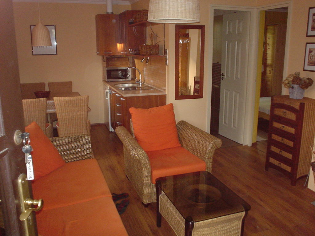 Oeroekzoeld Apartmanok Balatonfenyves Rom bilde